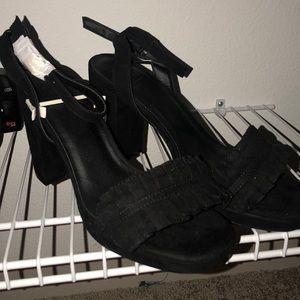 Black Heels with ruffle strap